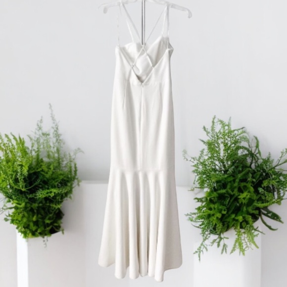 Elliatt Ivory Collins Mermaid Gown NWOT Size 8 - Picture 8 of 16